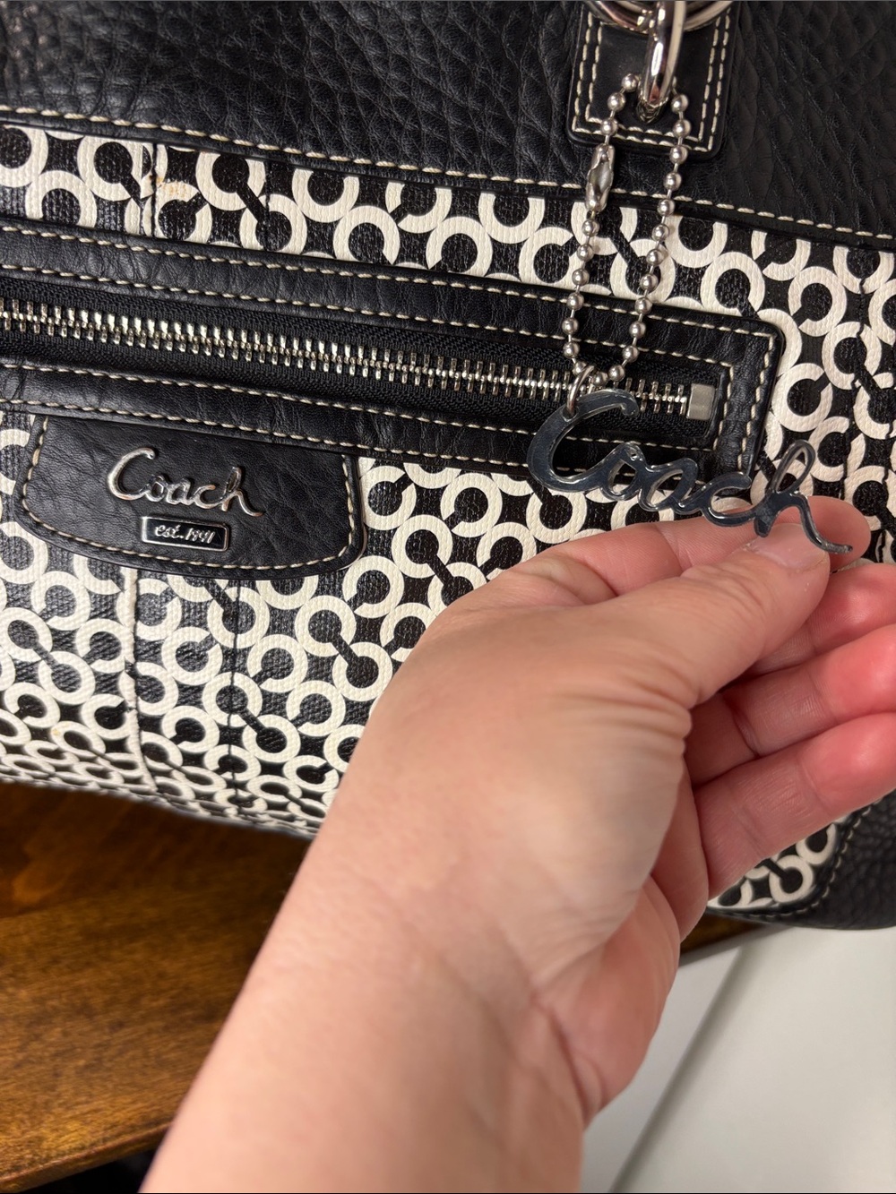 Coach Penelope Op Art Signature Shoulder Bag in classic black and white EUC - Picture 4 of 16